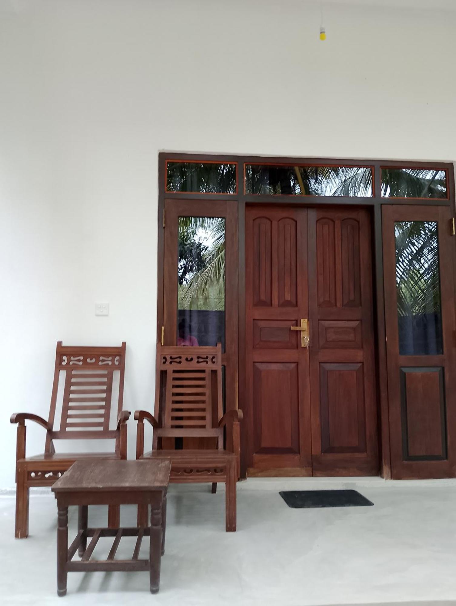 Little Sunshine Guest House & Restaurant แทนกาลเล ภายนอก รูปภาพ