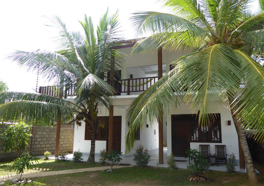 Little Sunshine Guest House & Restaurant แทนกาลเล ภายนอก รูปภาพ